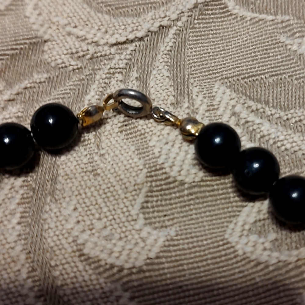 🖤 Classic Elegant Vintage Black Layered Beaded Necklace - Picture 7 of 7